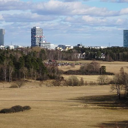 Large Room, Near Kista Galleria, Stockholm Exterior photo