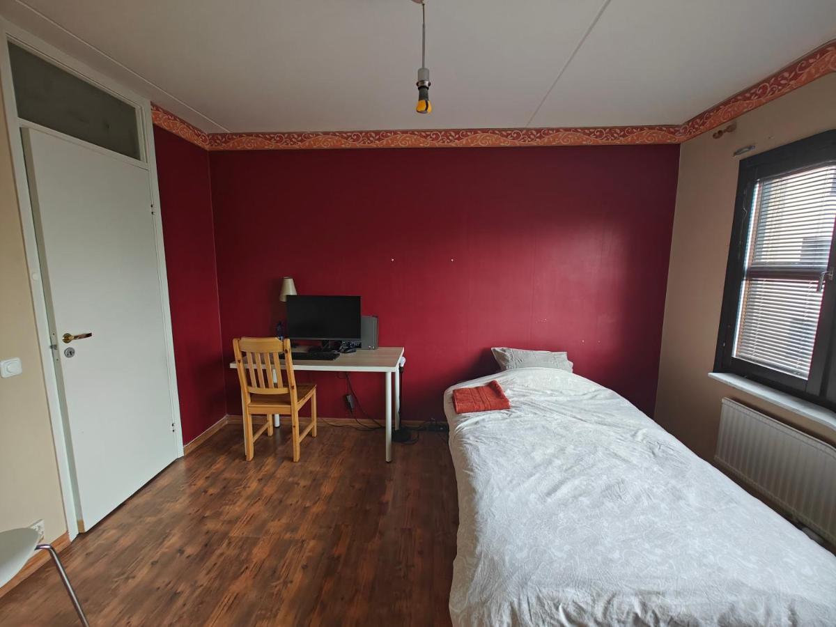 Large Room, Near Kista Galleria, Stockholm Exterior photo