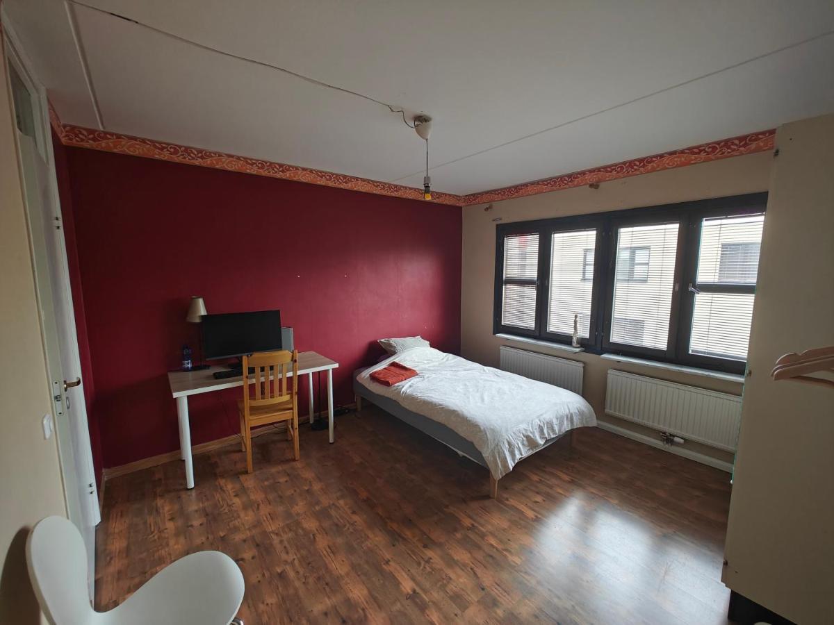 Large Room, Near Kista Galleria, Stockholm Exterior photo